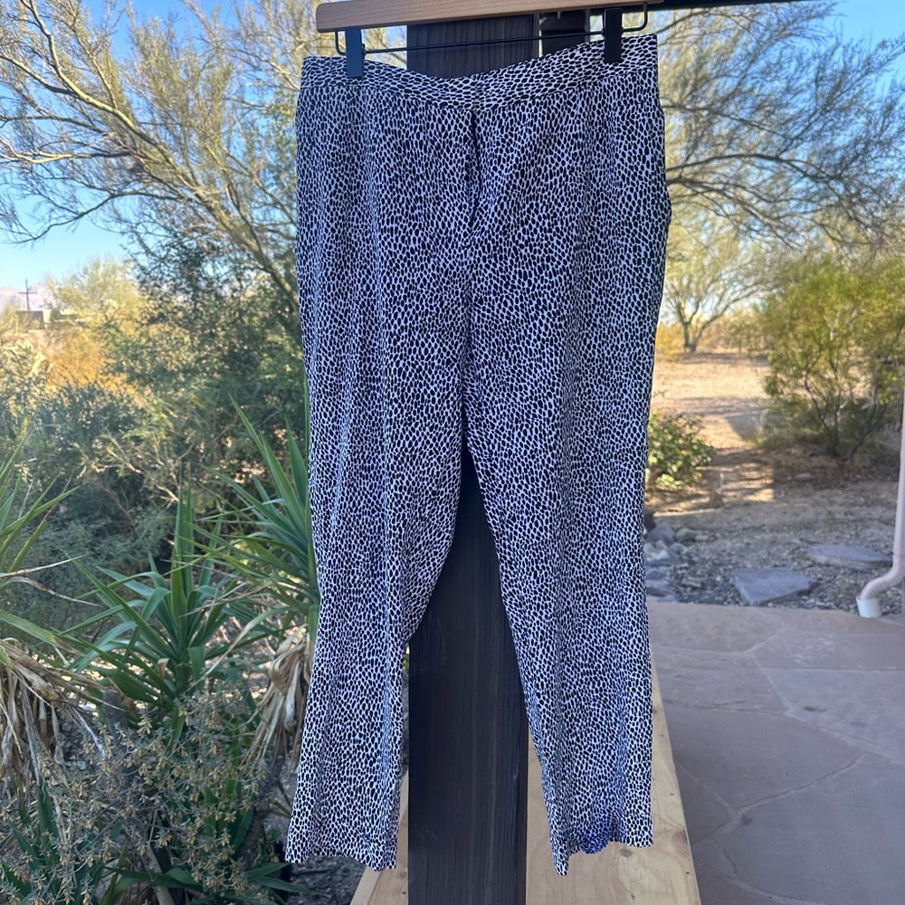 Silk black and white Theory slacks